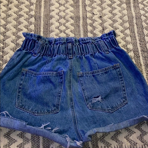high waisted jean shorts - Picture 2 of 3